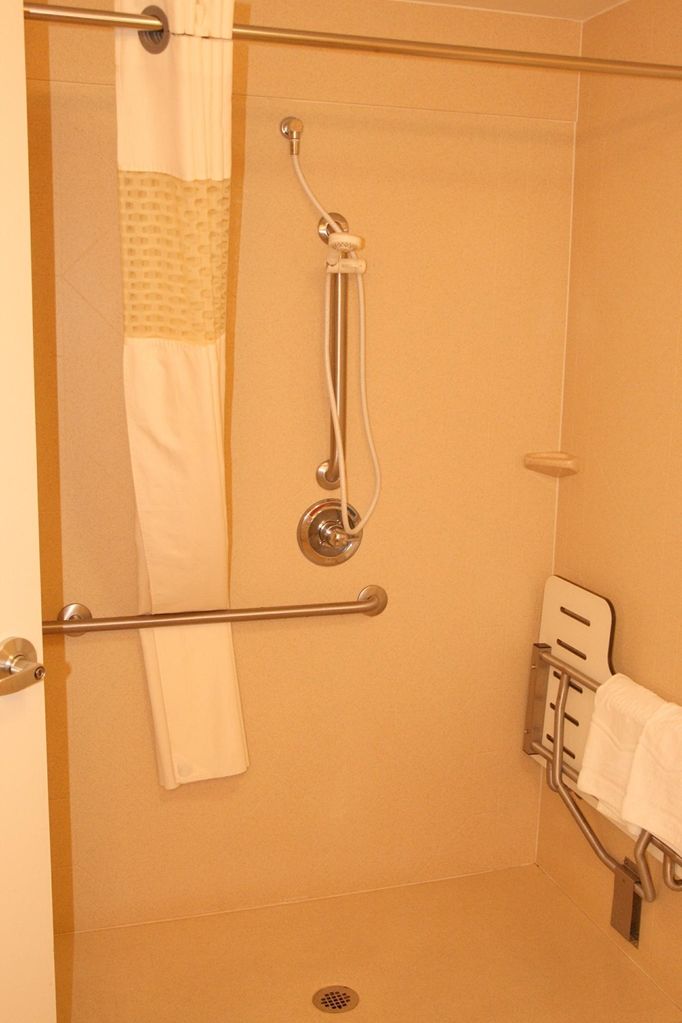 Hampton Inn & Suites Highland 샌 베르나디노 객실 사진