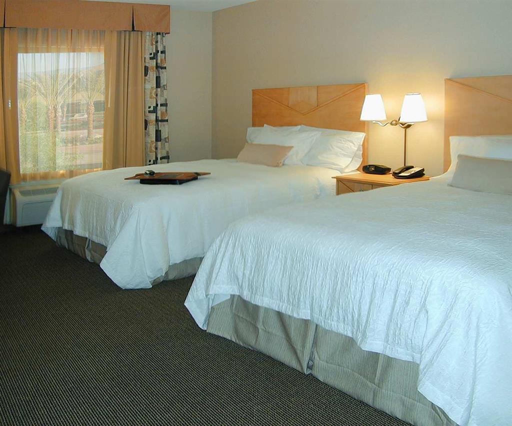 Hampton Inn & Suites Highland 샌 베르나디노 객실 사진